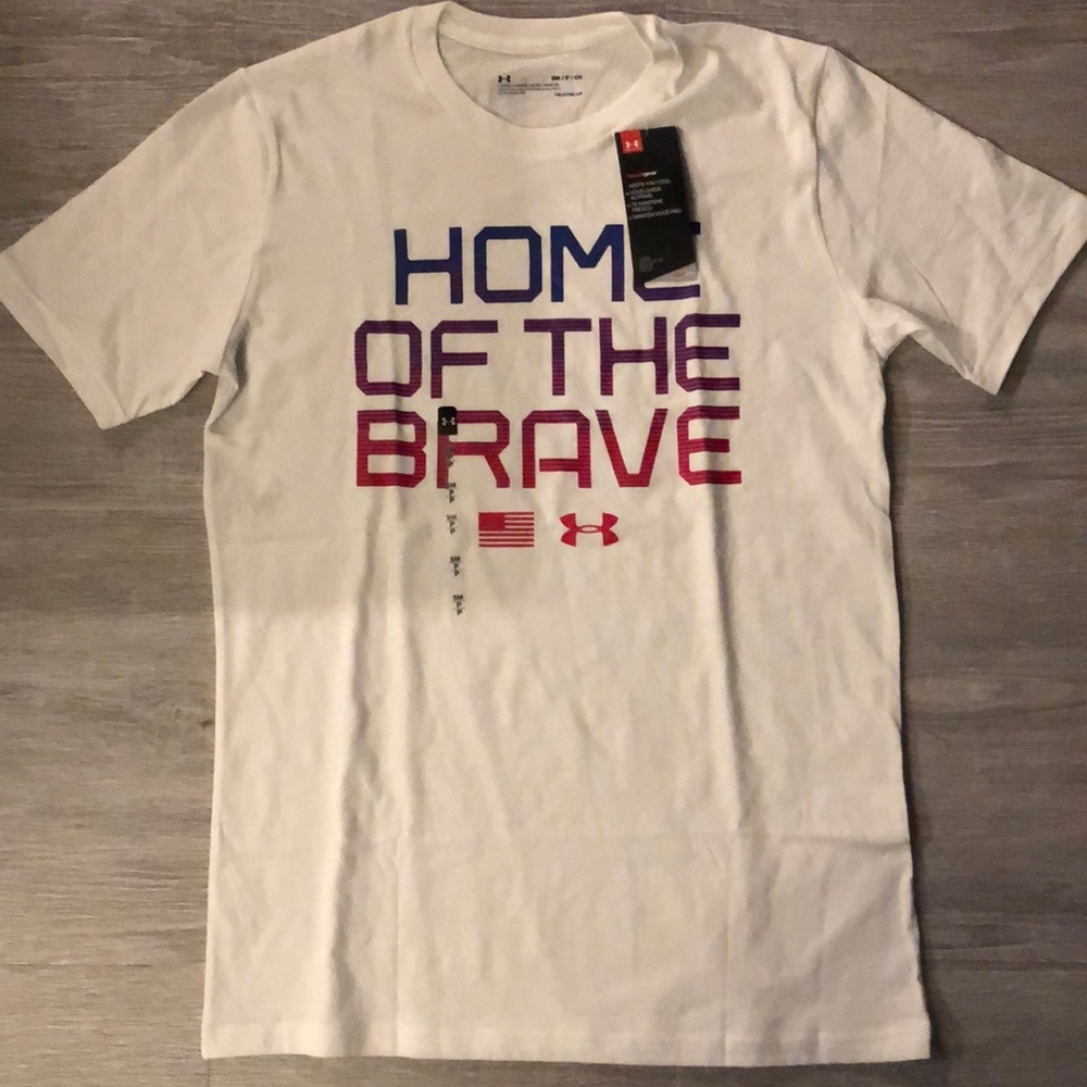 Men’s size small under armor graphic T-shirt NWT